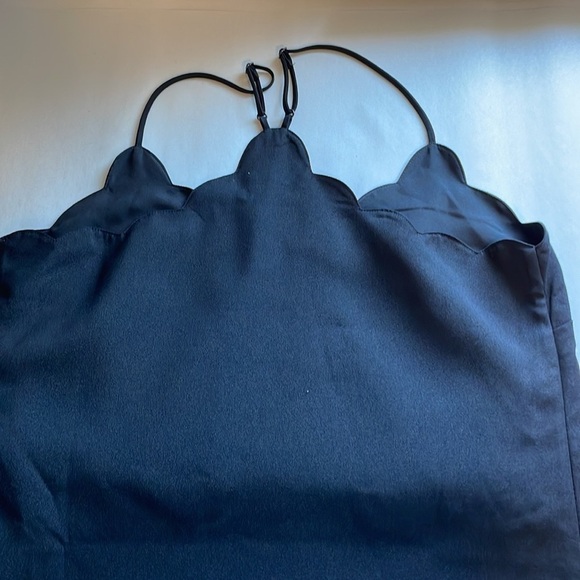 NWT J.Crew Scallop Tank Top 4 Black Loose Racer Contemporary Neutral Classy - Picture 9 of 12